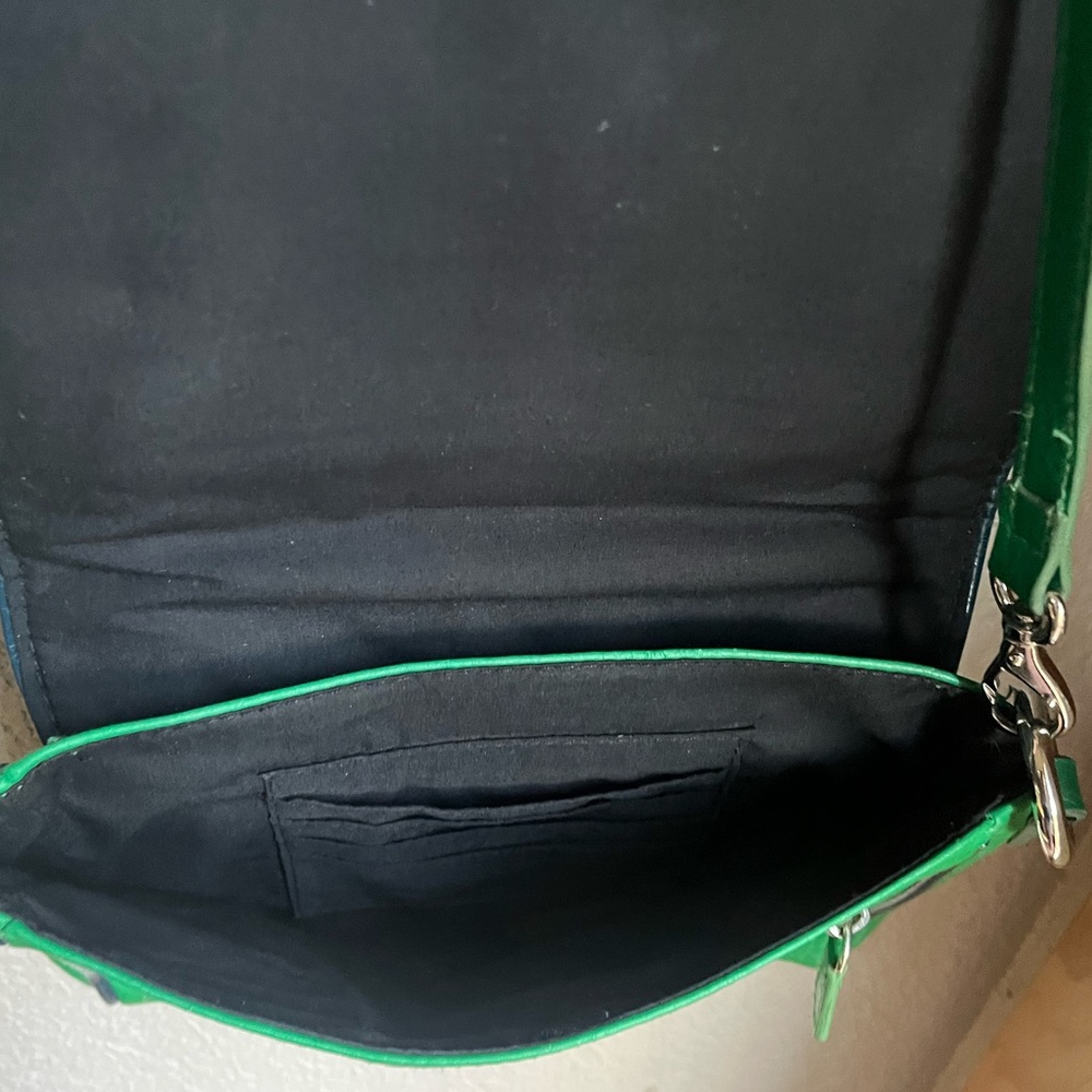 Miche Emerald Crossbody Bag - Picture 4 of 8